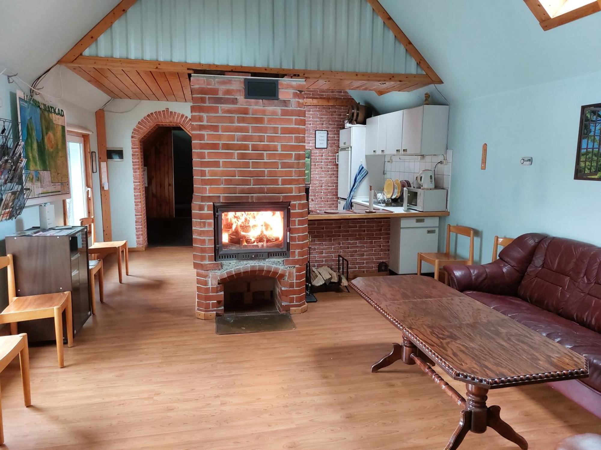 Livonia Matkamaja Hostel Kilingi-Nomme Buitenkant foto